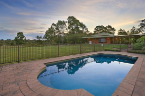 Hunter Valley Vineyard Large Family Farm Houses - Ironstone Estate Lovedale, Lovedale